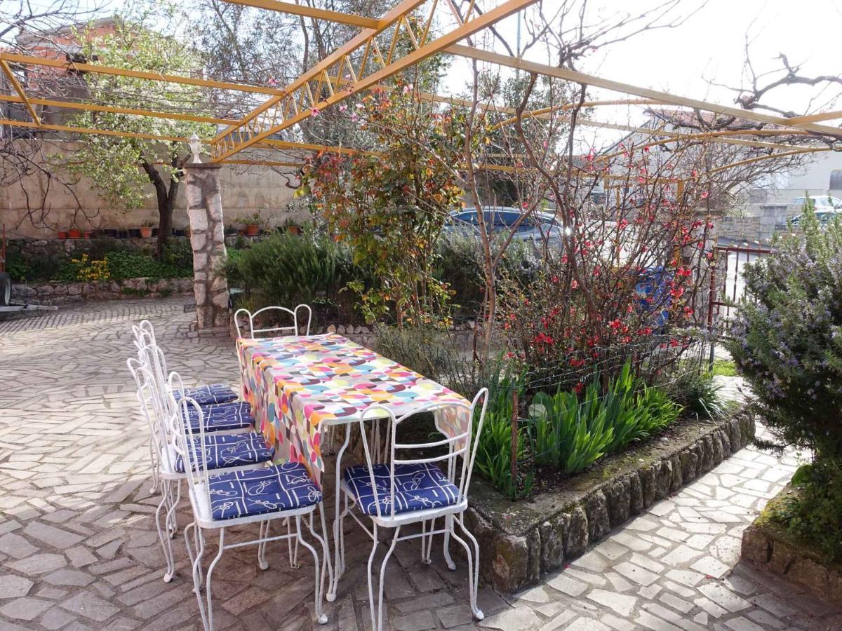 Apartment in Omisalj - Insel Krk 39736 Bagian luar foto