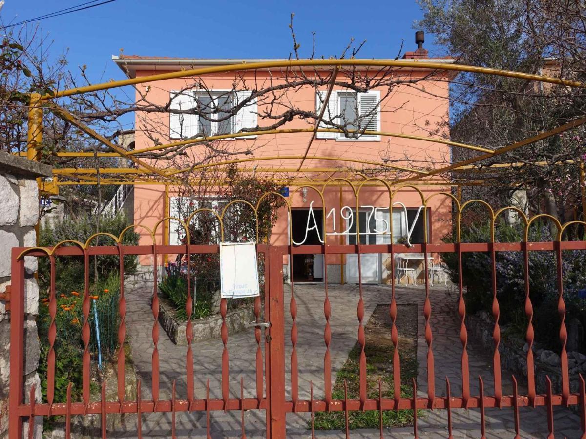 Apartment in Omisalj - Insel Krk 39736 Bagian luar foto