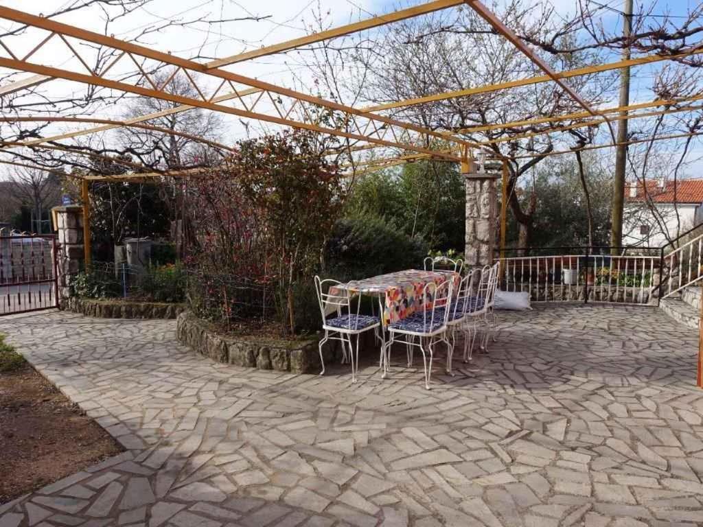 Apartment in Omisalj - Insel Krk 39736 Bagian luar foto
